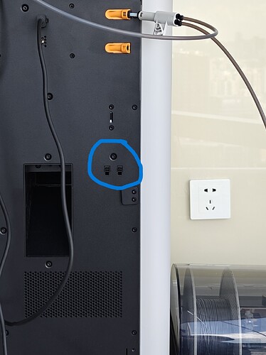 2x 4pin sockets