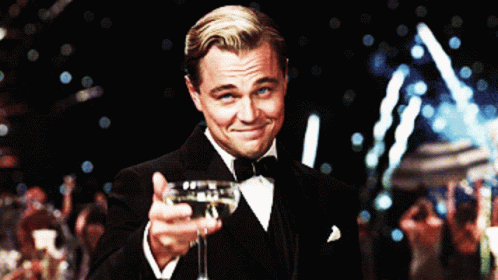 champagne-cheers-522764201